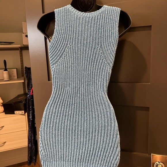 Sleeveless knit top. - Picture 5 of 5